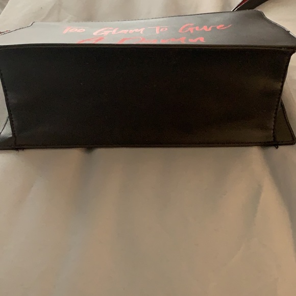 NEW VICTORIA SECRET CLUTCH/MAKEUP BAG - Picture 2 of 5